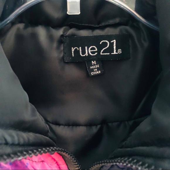 M Rue 21 Galaxy Vest - Picture 2 of 4